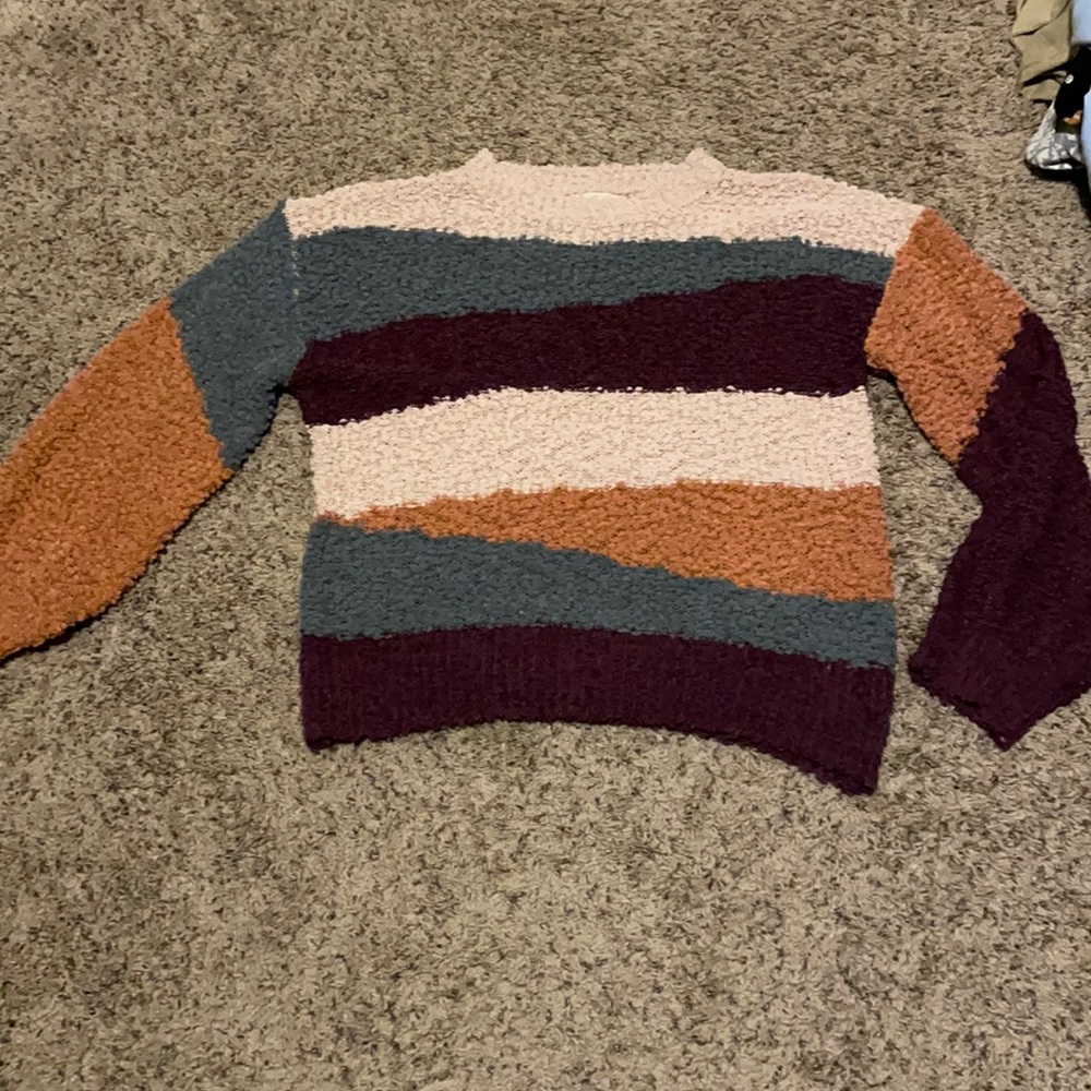 Women’s sweater. Size small. Oversized. Cute!